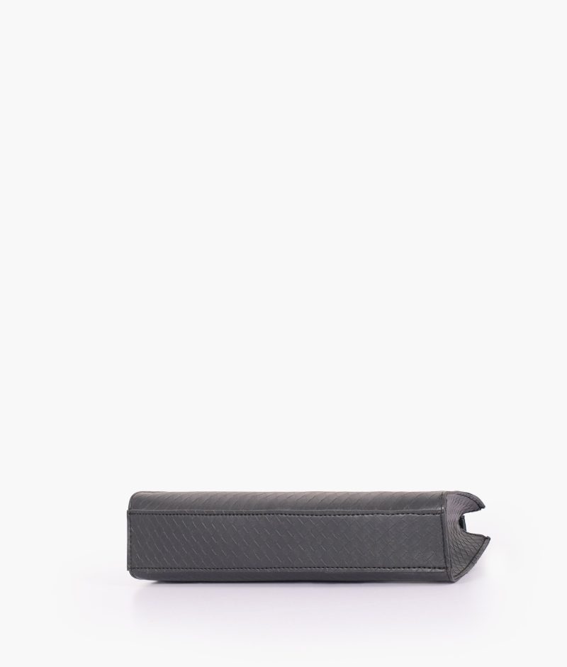 Black weaved elongated chain handle purse - Image 5