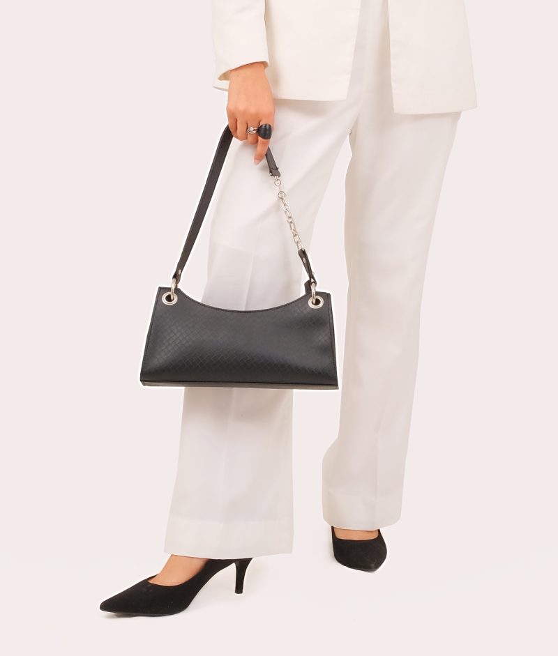 Black weaved elongated chain handle purse - Image 2