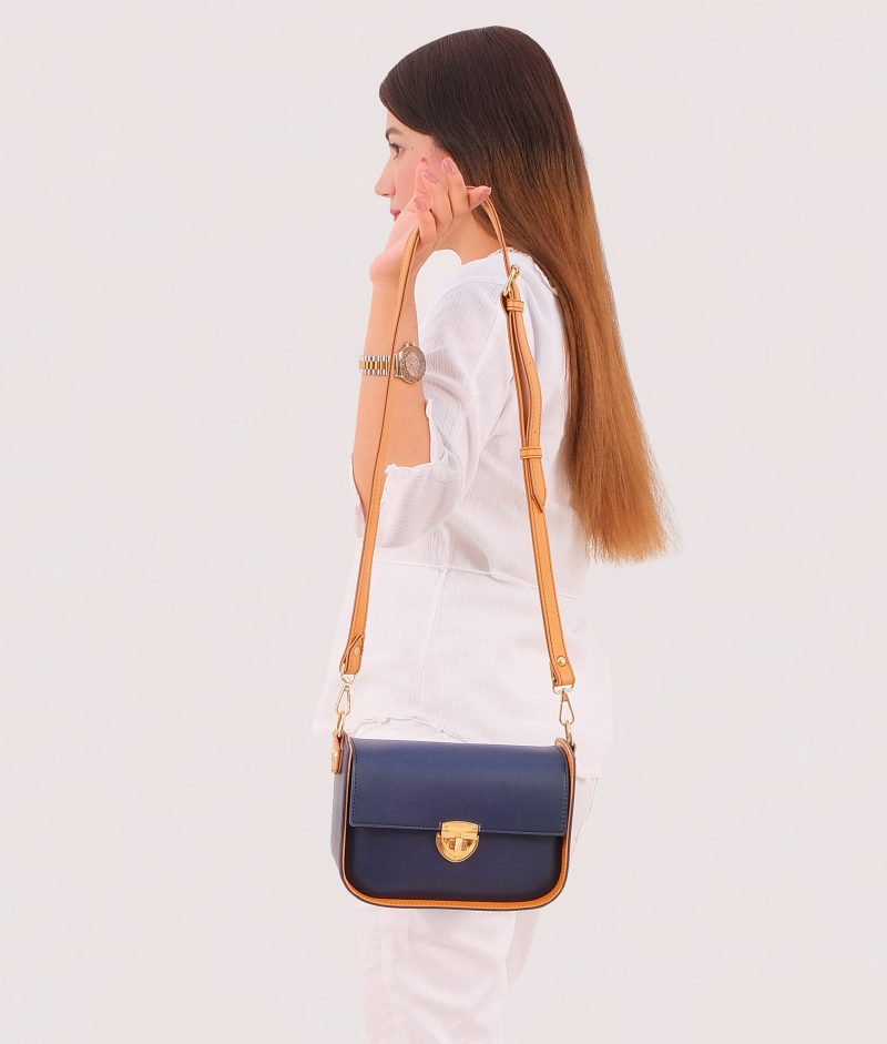 Blue saddle bag with twist lock - Image 2