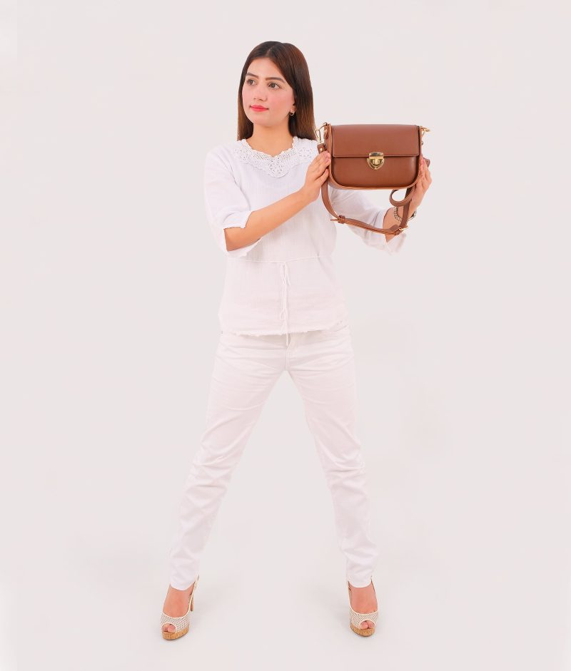 Brown saddle bag with twist lock - Image 9